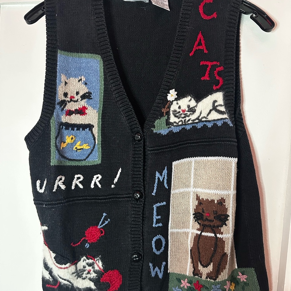 Capacity petite Cat-Themed Knitted Vest - Black and Multicolor
